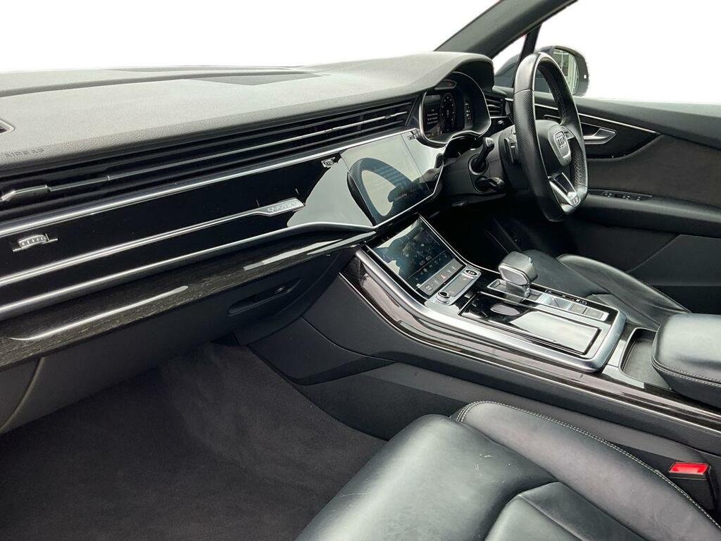 Audi Q7  Black #15