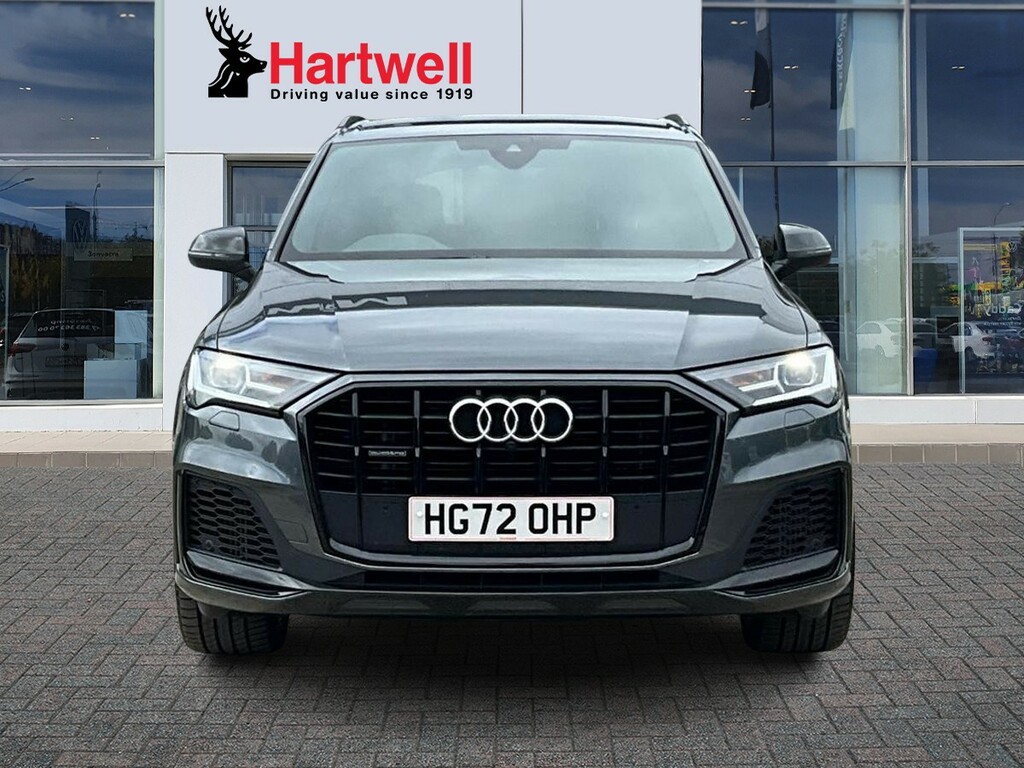 Audi Q7  Black #8