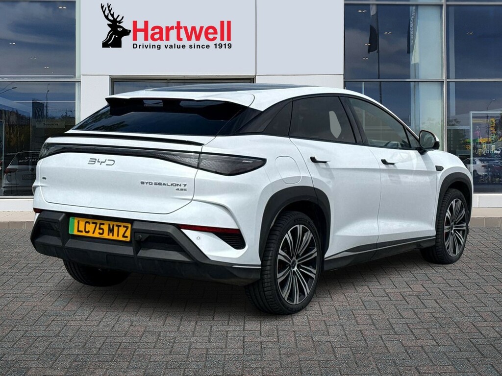Byd Sealion 7 82.5Kwh Design Suv Awd 530 Ps White #3