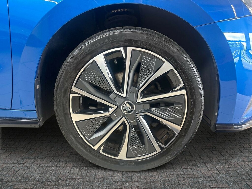 Skoda Fabia 1.0 Tsi 110 Se L Black #9