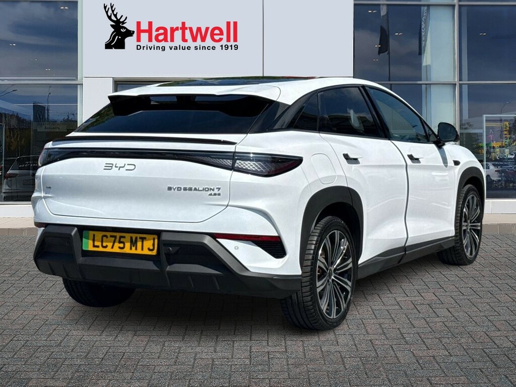 Byd Sealion 7 82.5Kwh Design Suv Awd 530 Ps White #3