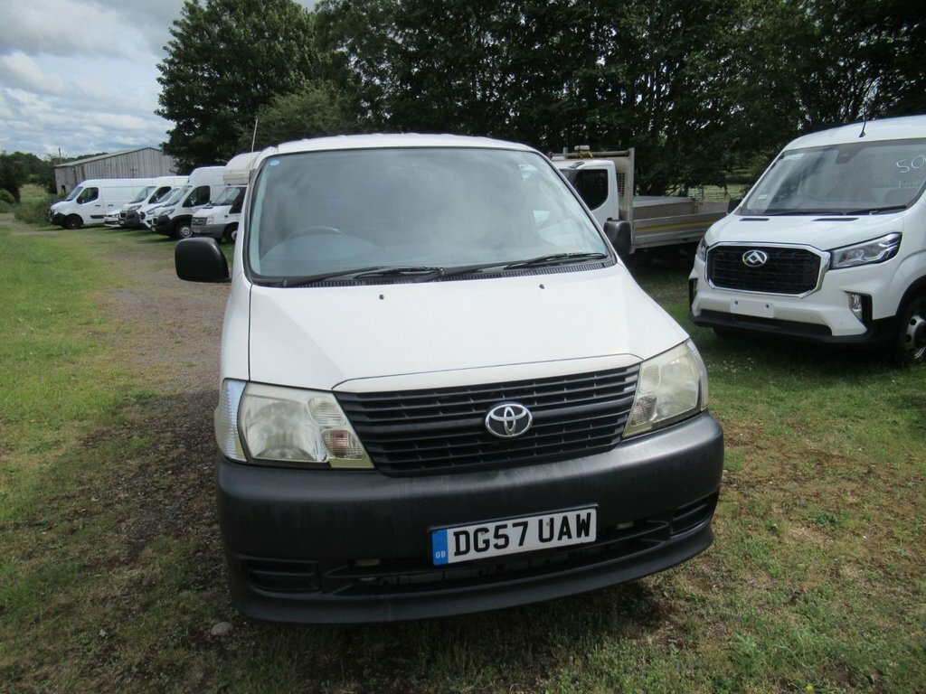 Toyota HiAce 2.5L Null White #3
