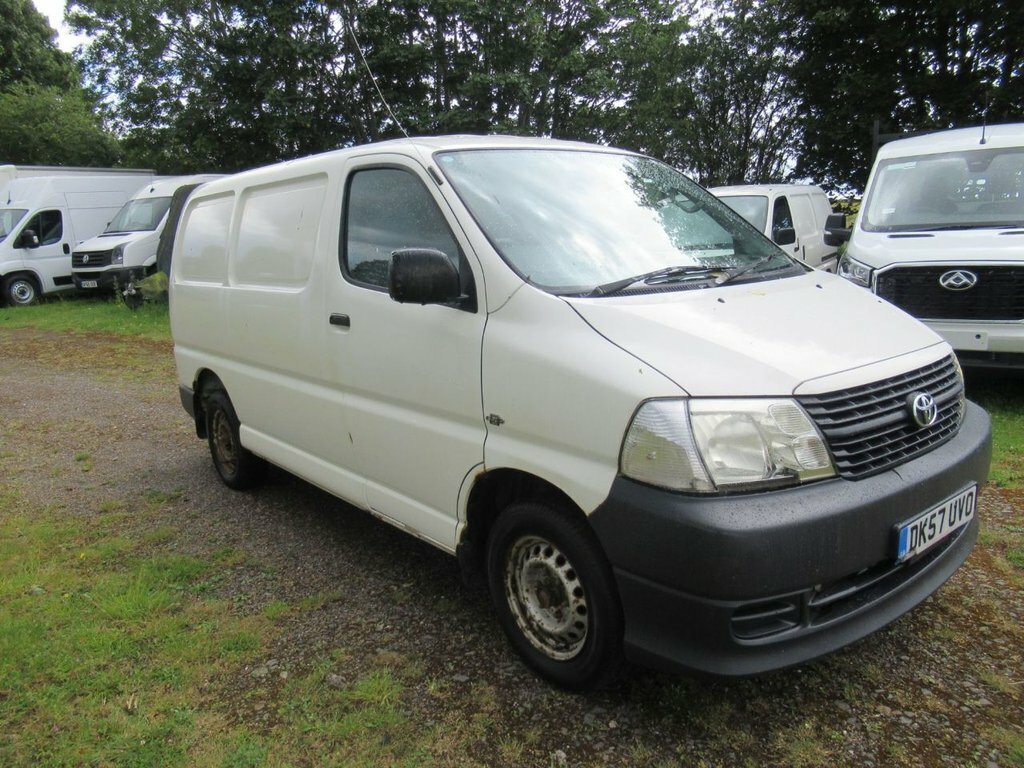 Toyota HiAce 2.5L Null White #2