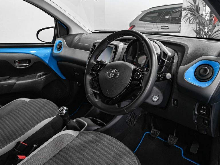 Toyota Aygo 1.0 Vvt-i X-trend LG19LJJ Blue #2