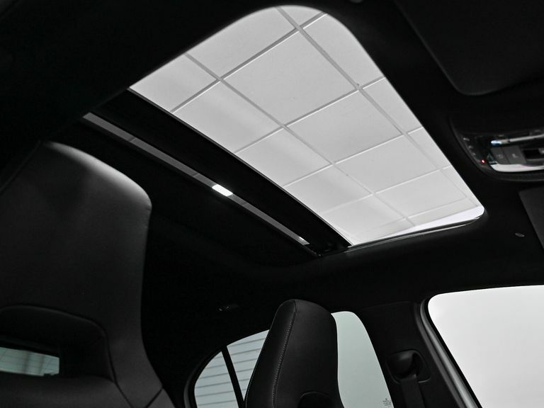 Mercedes-Benz A Class A35 4Matic Premium Plus White #3