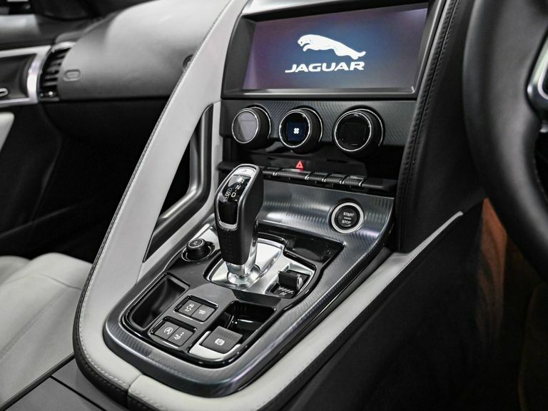 Jaguar F-Type 2.0 R-dynamic Coupe Black #20