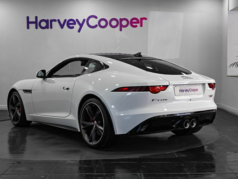 Jaguar F-Type 2.0 R-dynamic Coupe Black #7
