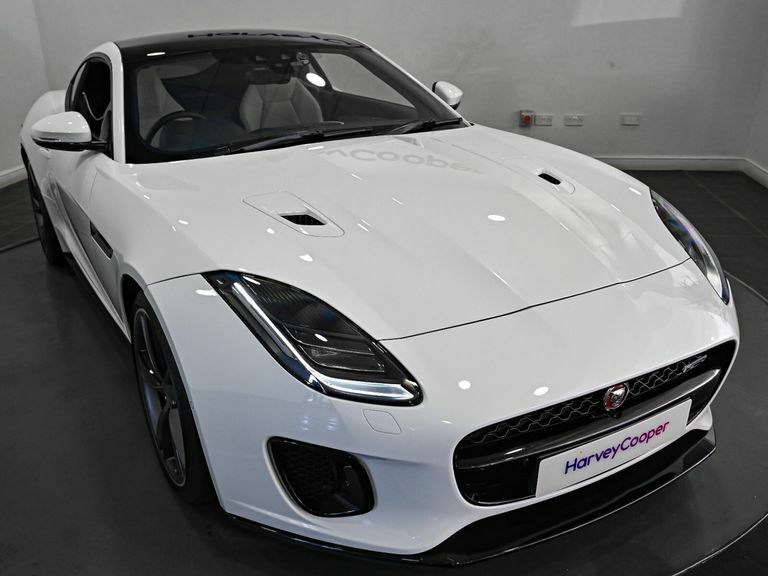 Jaguar F-Type 2.0 R-dynamic Coupe Black #13