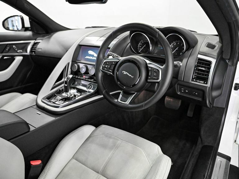 Jaguar F-Type 2.0 R-dynamic Coupe Black #19