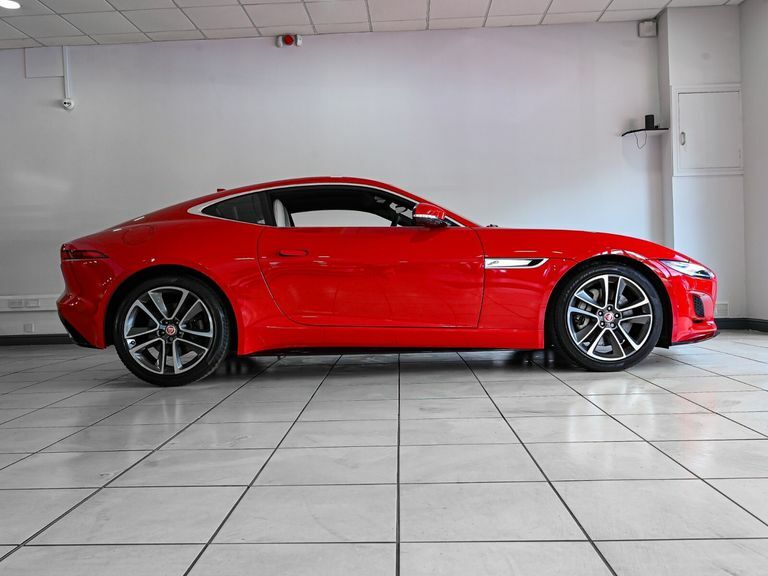 Jaguar F-Type 2.0 P300 R-dynamic Red #4