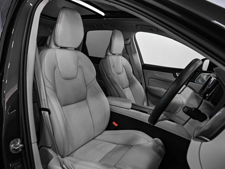 Volvo XC60 2.0 B5p Ultimate Dark Awd Geartronic LG73NXL Grey #3