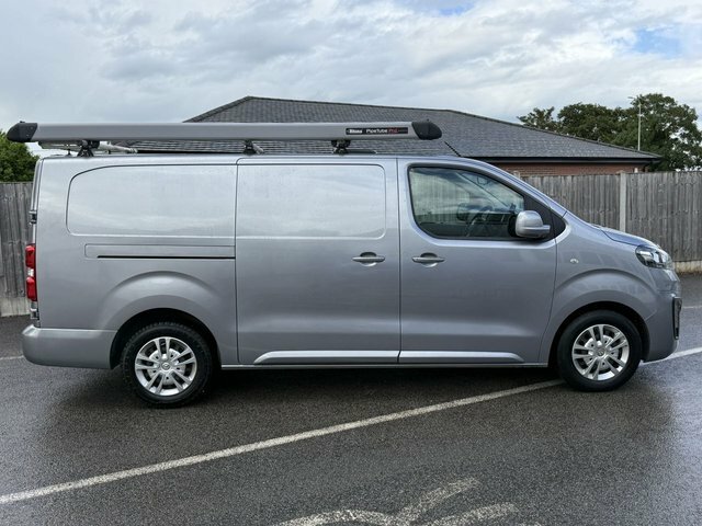 Vauxhall Vivaro 2.0 Turbo D 3100 Sportive Panel Van Man FP21OYB Grey #2