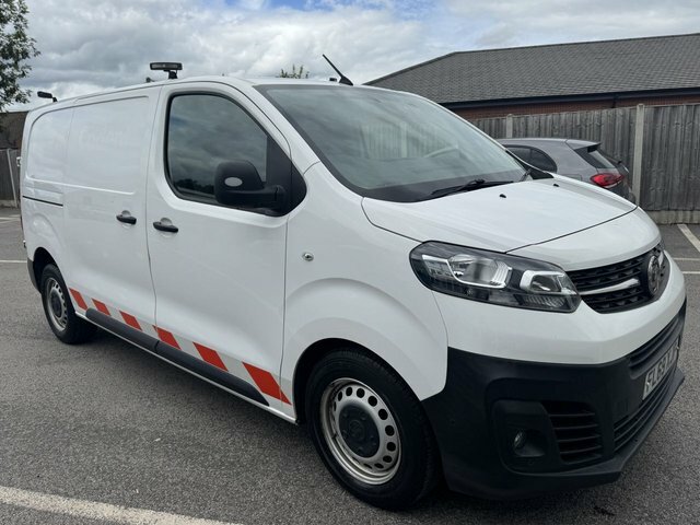 Vauxhall Vivaro 1.5 Turbo D 2900 Edition Panel Van Manu FL69XJP White #3