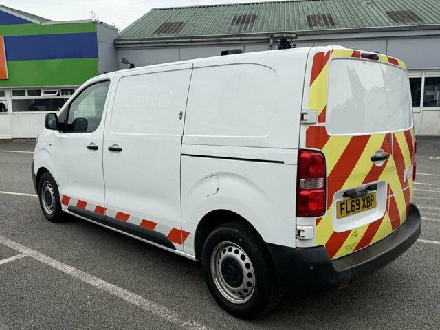 Vauxhall Vivaro 1.5 Turbo D 2900 Edition Panel Van Manu FL69XBP White #5