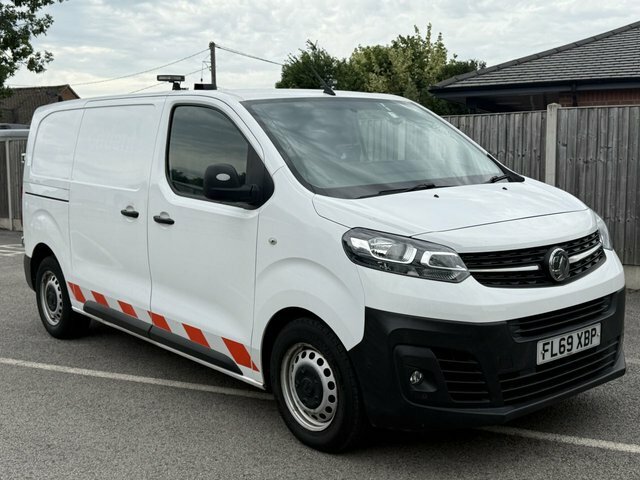Vauxhall Vivaro 1.5 Turbo D 2900 Edition Panel Van Manu White