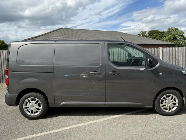 Vauxhall Vivaro 2.0 Turbo D 3100 Sportive Panel Van Man Grey #2