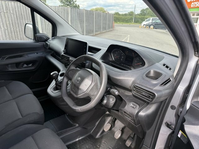 Peugeot Partner Professional Premium Grey #20