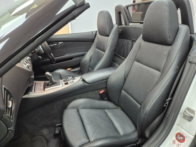 BMW Z4 Convertible Black #17