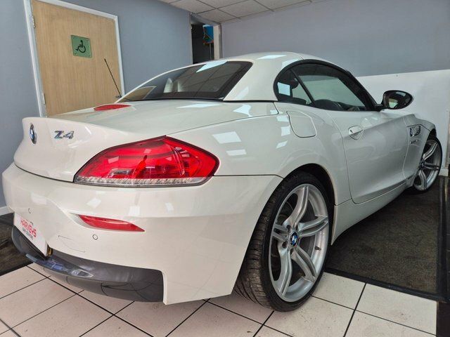 BMW Z4 Convertible Black #10