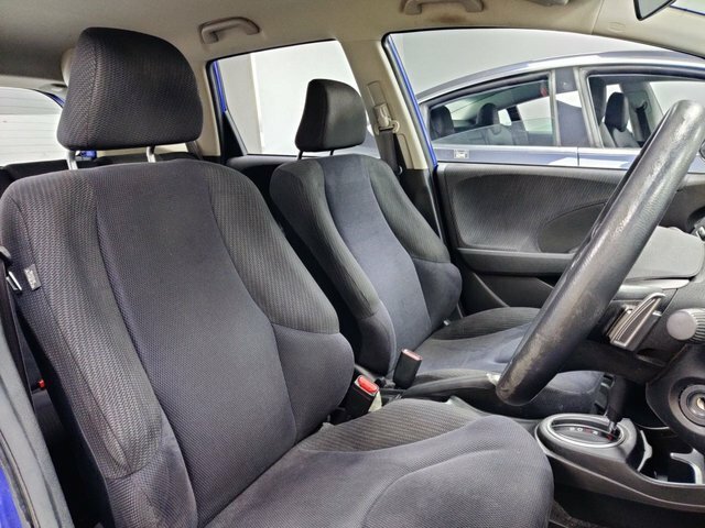 Honda Jazz I-vtec Es Silver #13