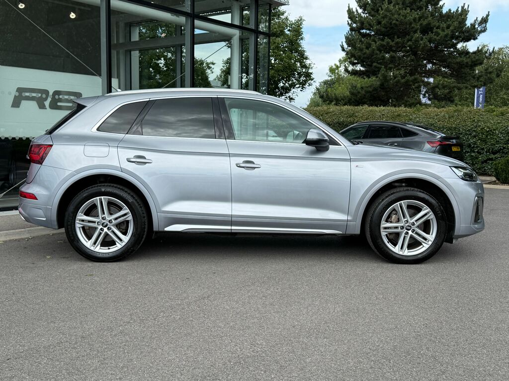 Audi Q5 S Line KM72YDT Black #2