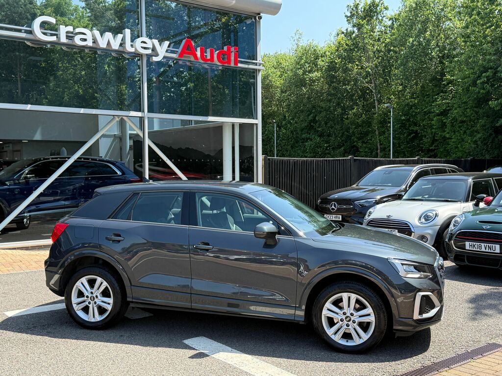 Audi Q2 Sport Black #2