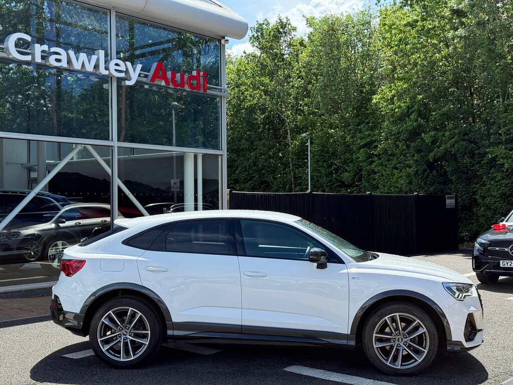 Audi Q3 Black Edition Black #2