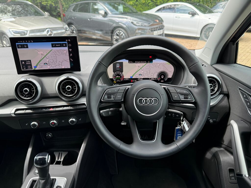 Audi Q2 Sport Black #6