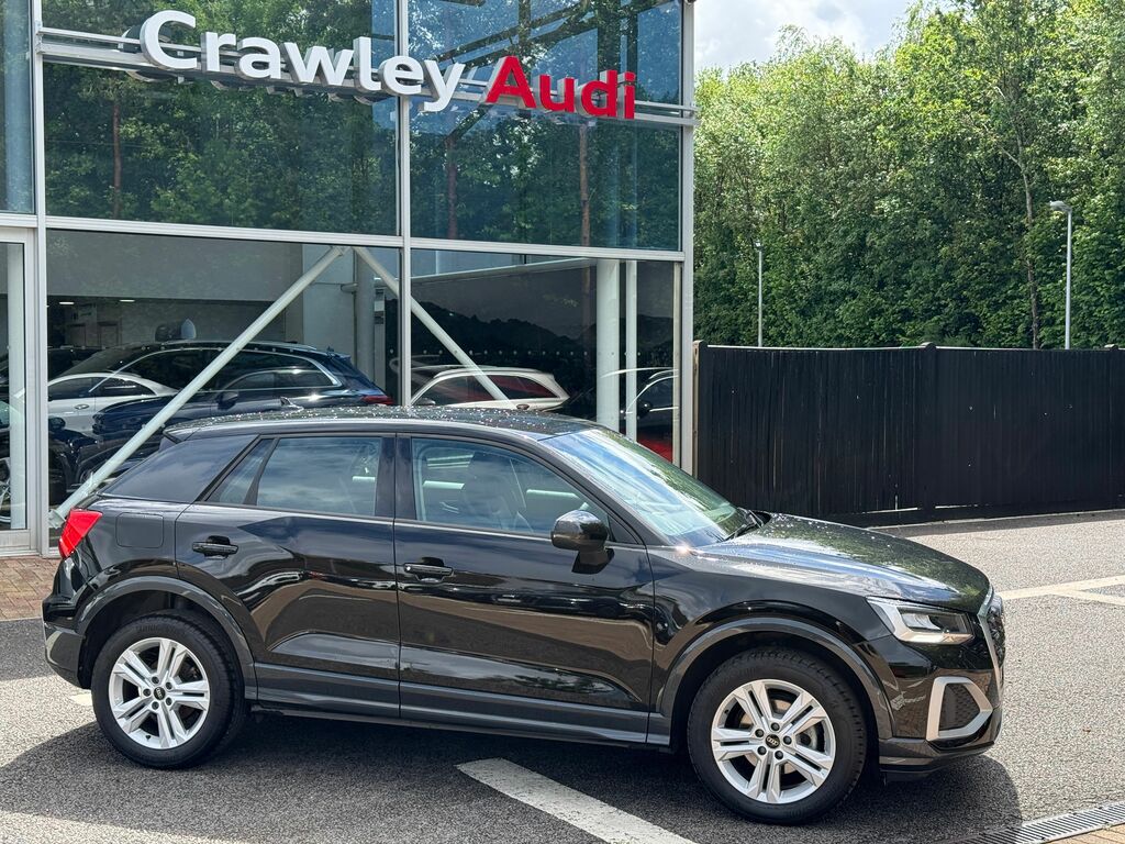 Audi Q2 Sport Black #2