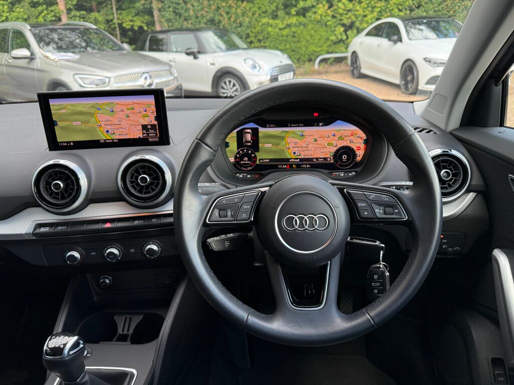 Audi Q2 Sport Black #6