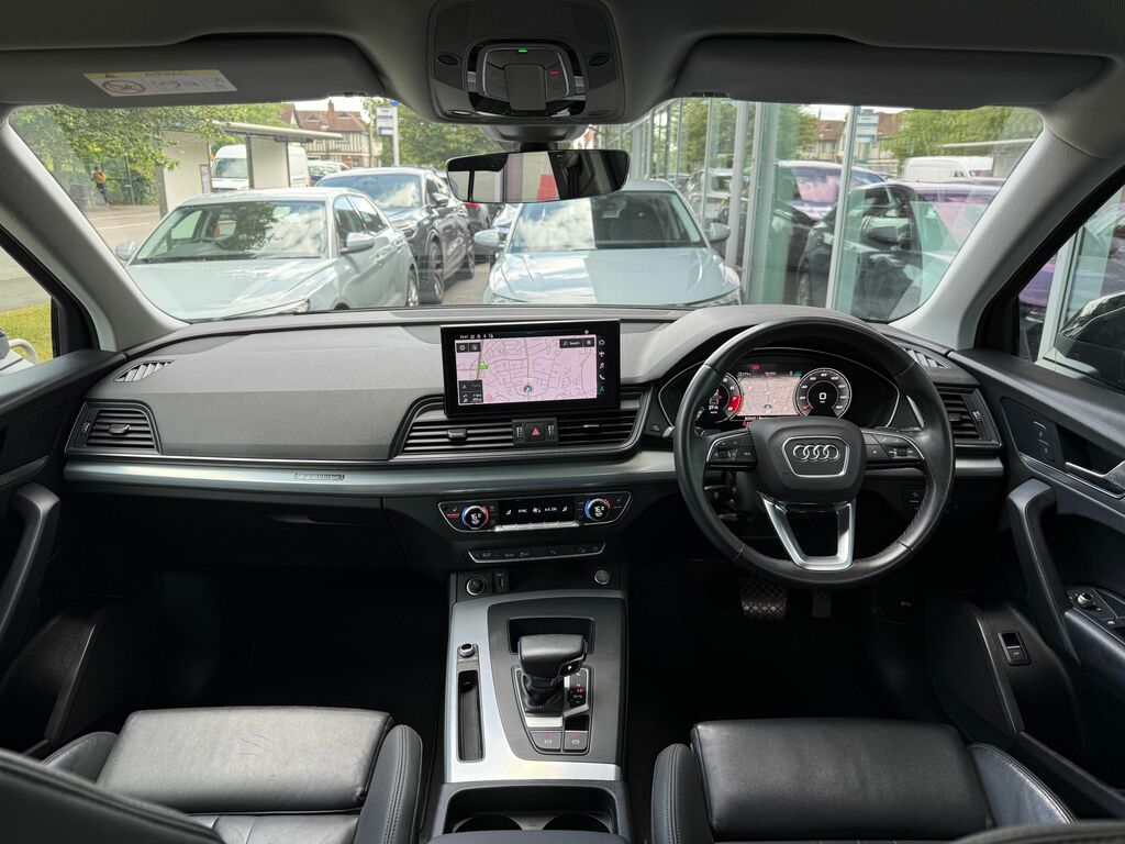 Audi Q5 Sport Black #3