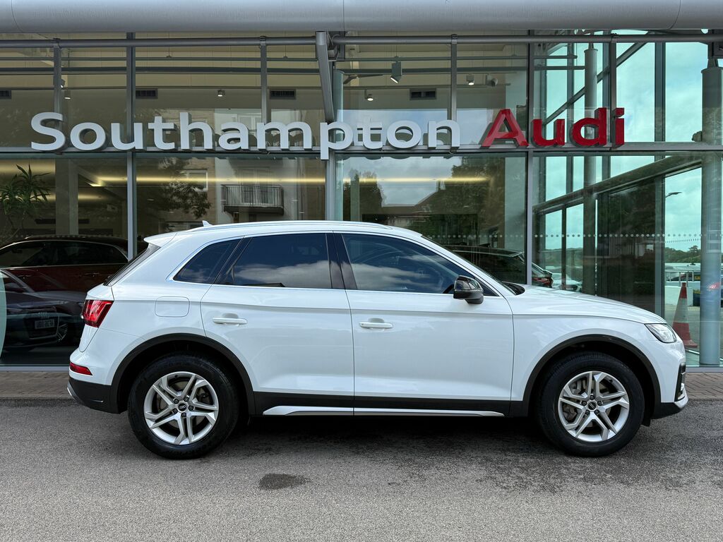 Audi Q5 Sport Black #2