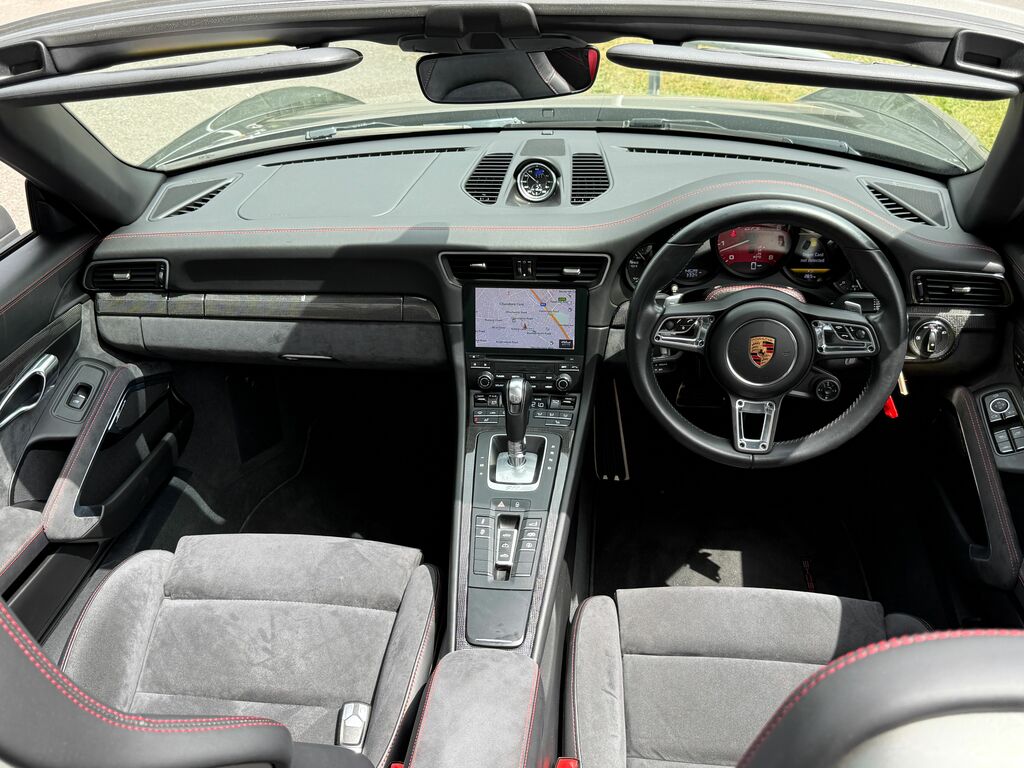 Porsche 911 Gts Black #3