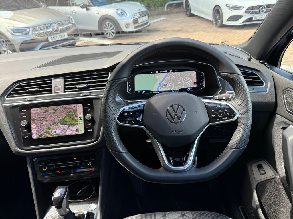 Volkswagen Tiguan R-line FL72ACF Black #6
