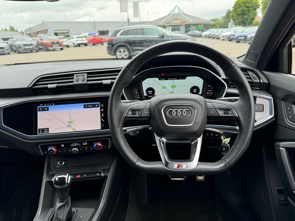 Audi Q3 Black Edition DG23FVW Black #6