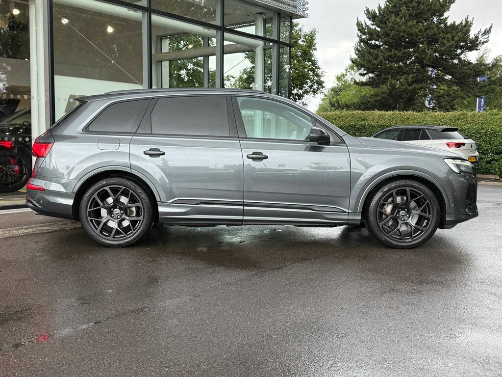 Audi Q7 Black Edition HN75RPO Black #2