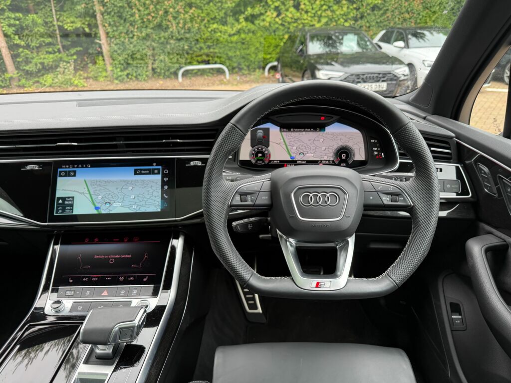 Audi Q7 Black Edition HF75PNV Black #6