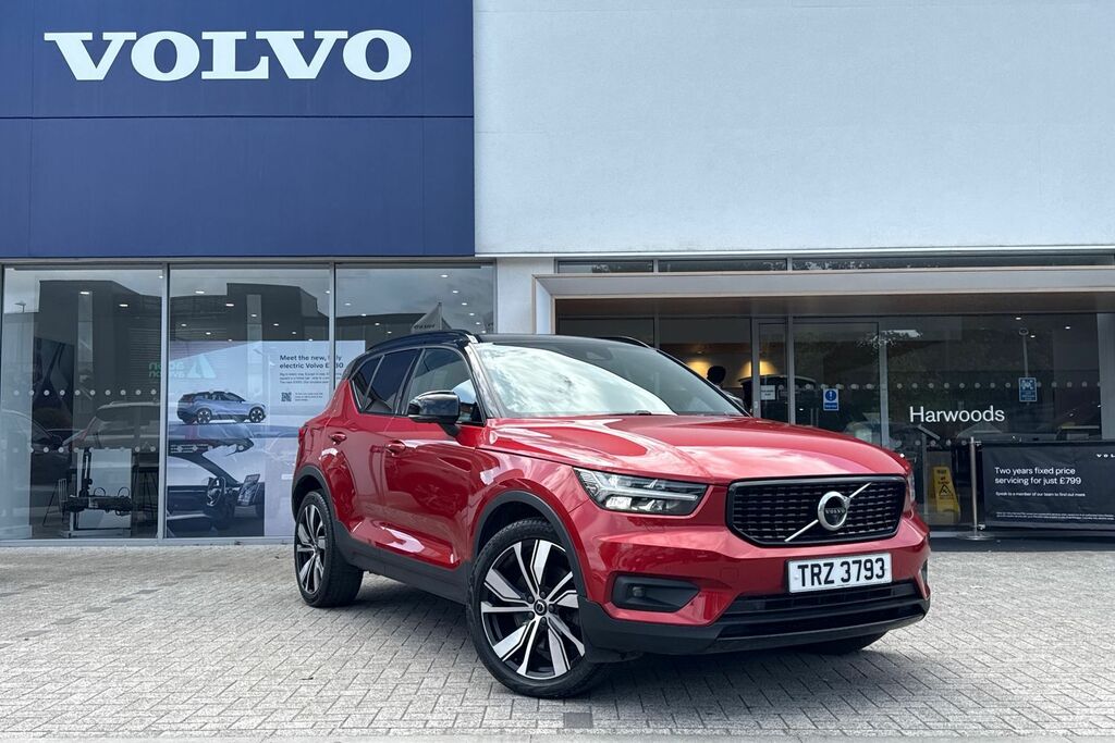 Volvo XC40 R Design Pro Red