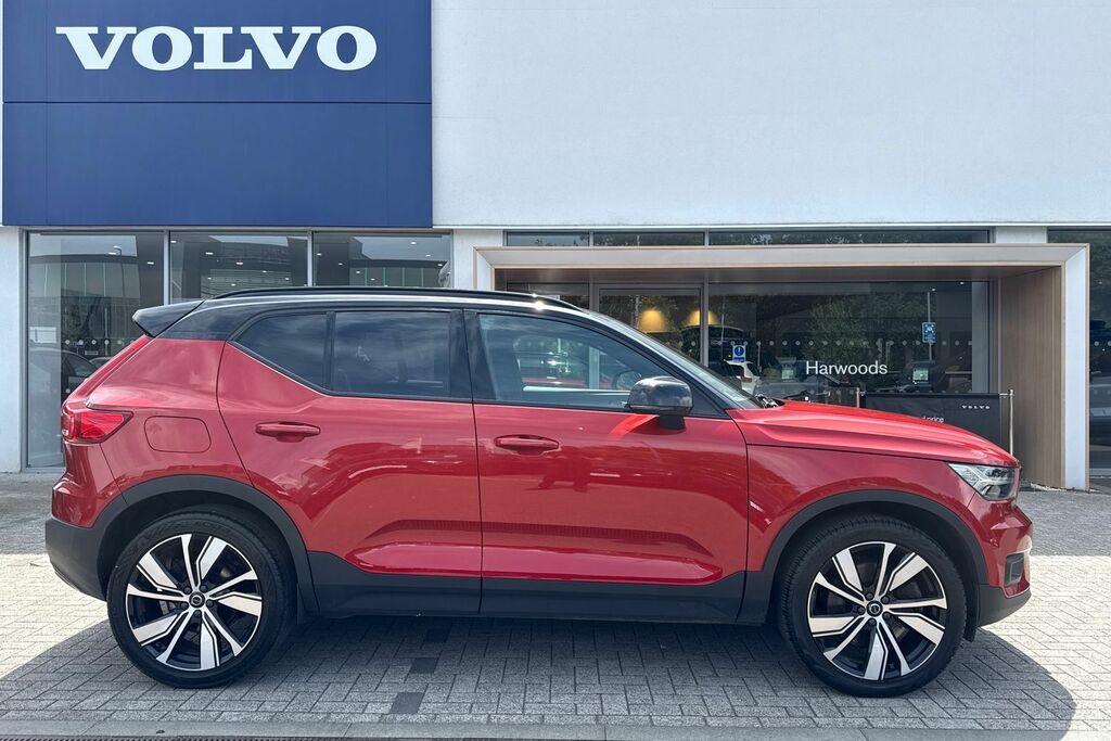 Volvo XC40 R Design Pro TRZ3793 Red #2