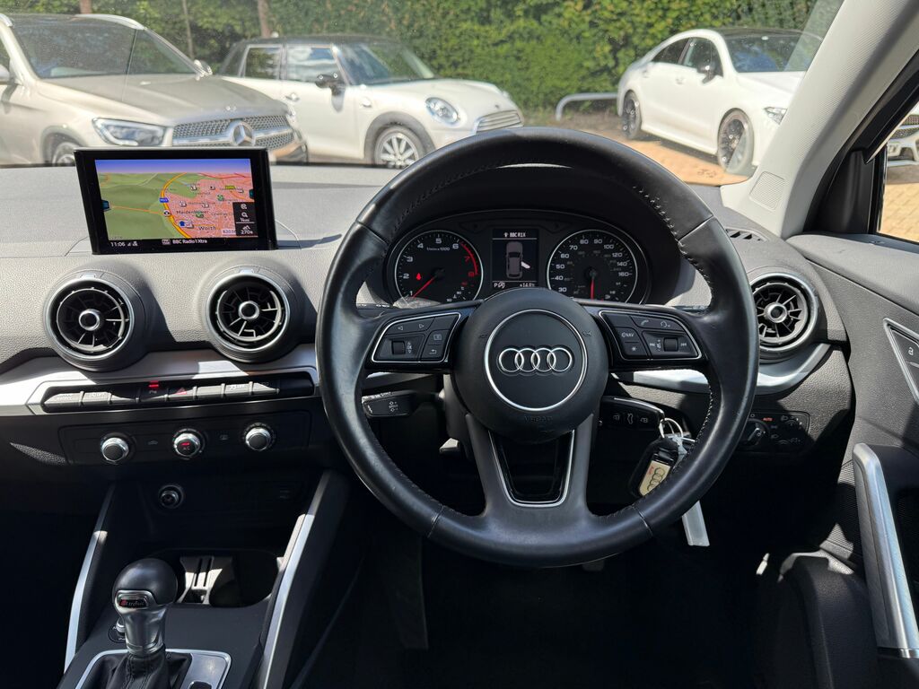 Audi Q2 Sport Black #6