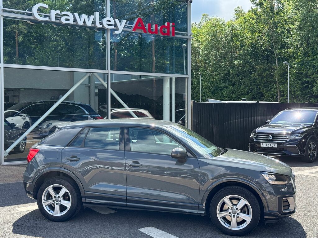 Audi Q2 Sport Black #2