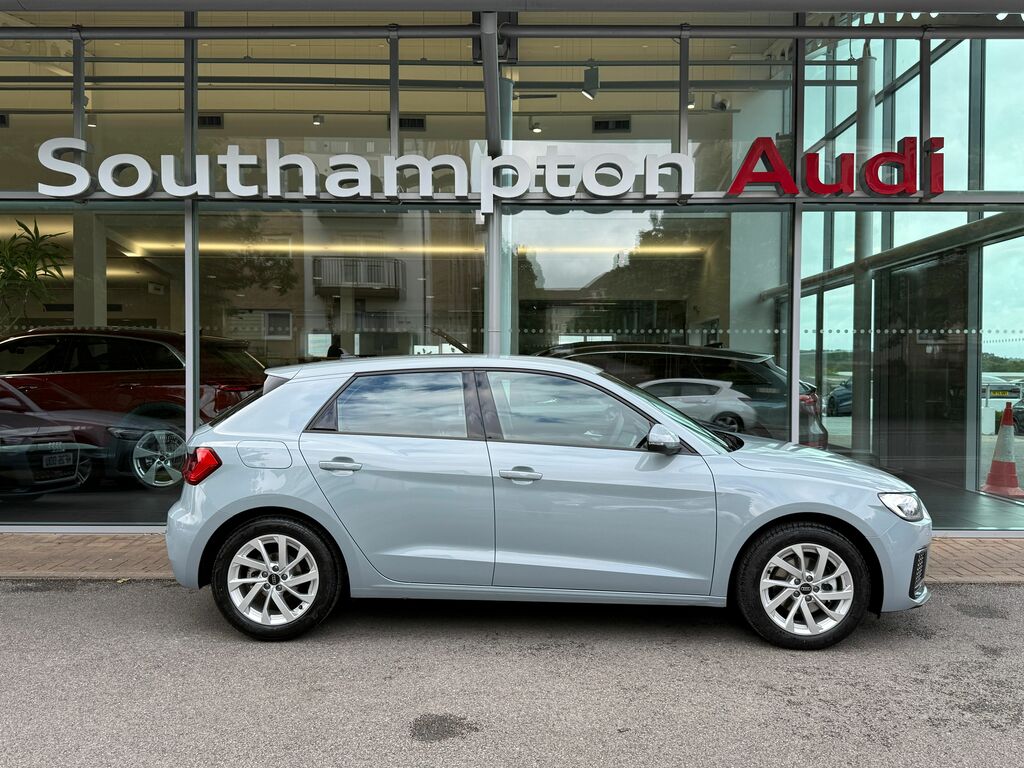 Audi A1 Sport Black #2