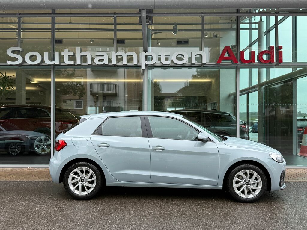 Audi A1 Sport Black #2