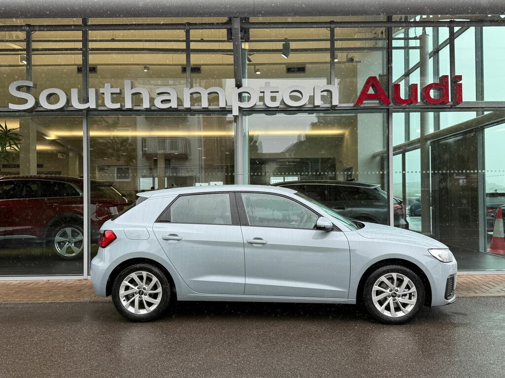 Audi A1 Sport Black #2