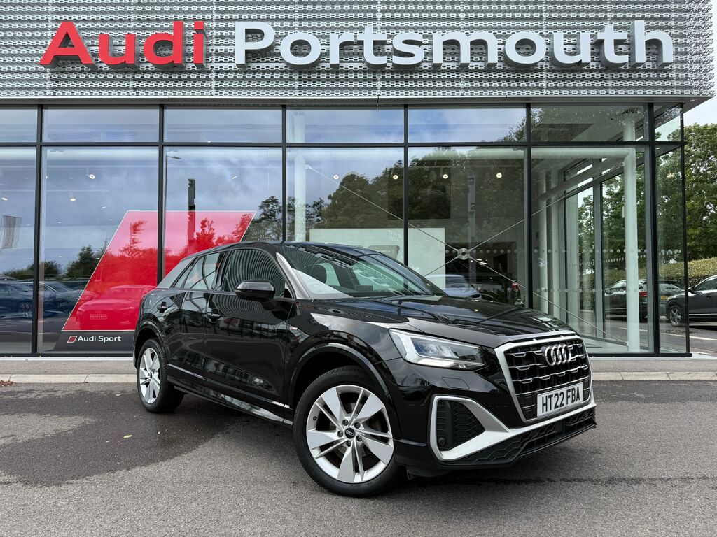 Audi Q2 S Line Black