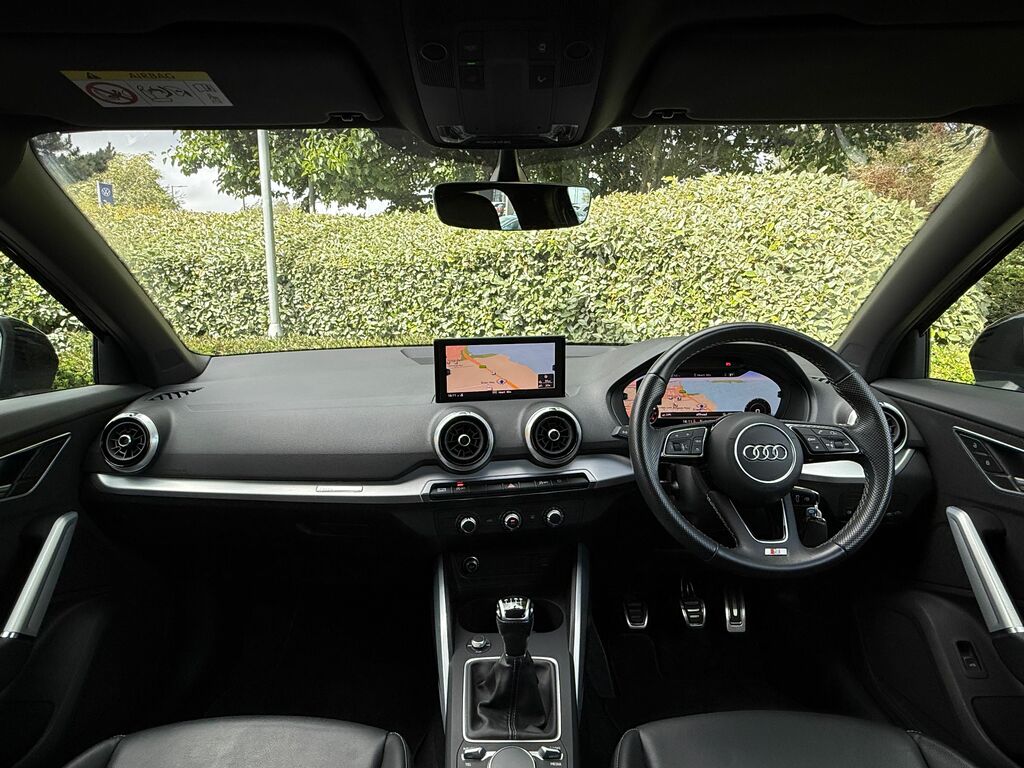 Audi Q2 S Line Black #4