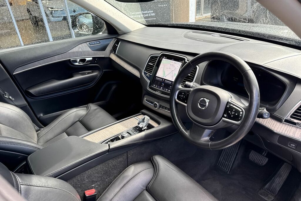 Volvo XC90 Plus Black #6