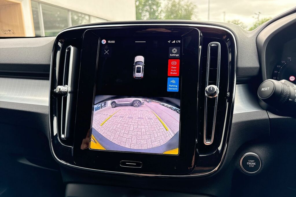 Volvo XC40 Plus Black #4