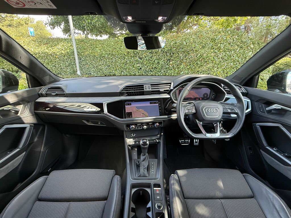 Audi Q3 Black Edition YD23CVV Black #5