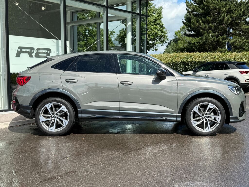 Audi Q3 Black Edition YD23CVV Black #2